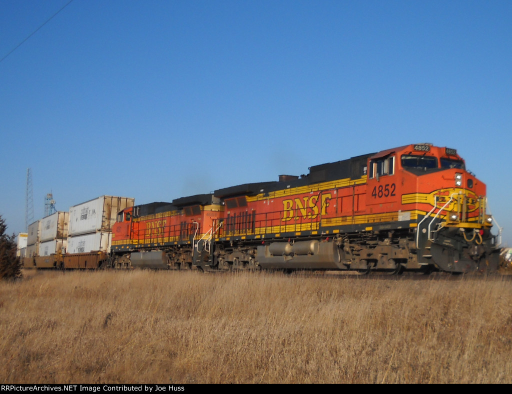 BNSF 4852 East